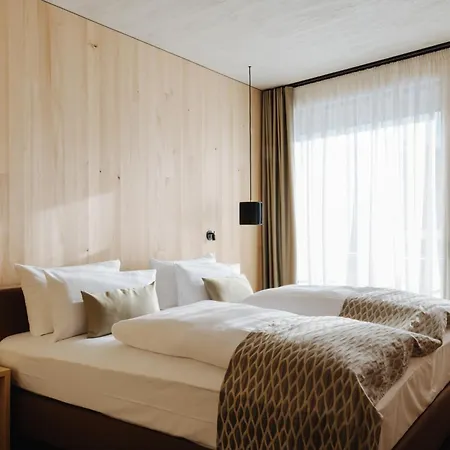 Torghele's Wald & Fluh Hotell *